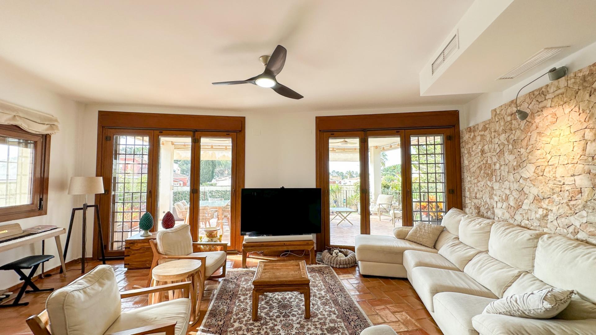 7-Bedroom Villa in Campoamor, Orihuela Costa - Image 22