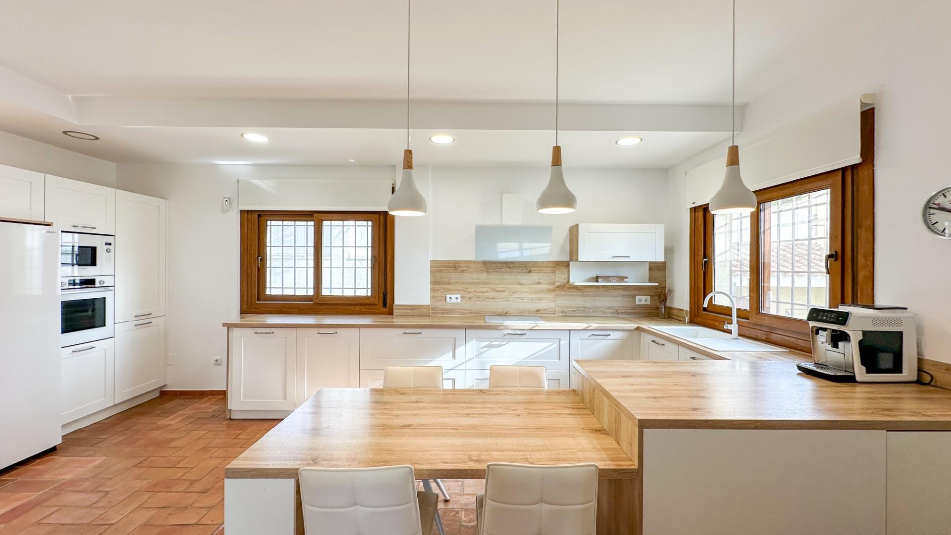 7-Bedroom Villa in Campoamor, Orihuela Costa - Image 36