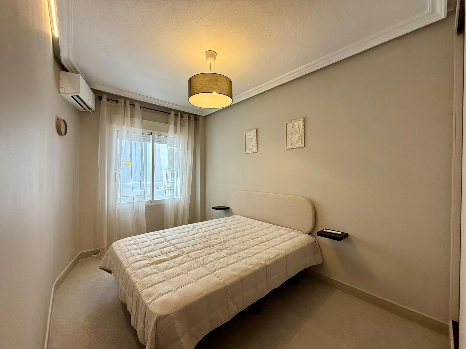 2-Bedroom Apartment in Playa del Cura, Torrevieja - Image 16