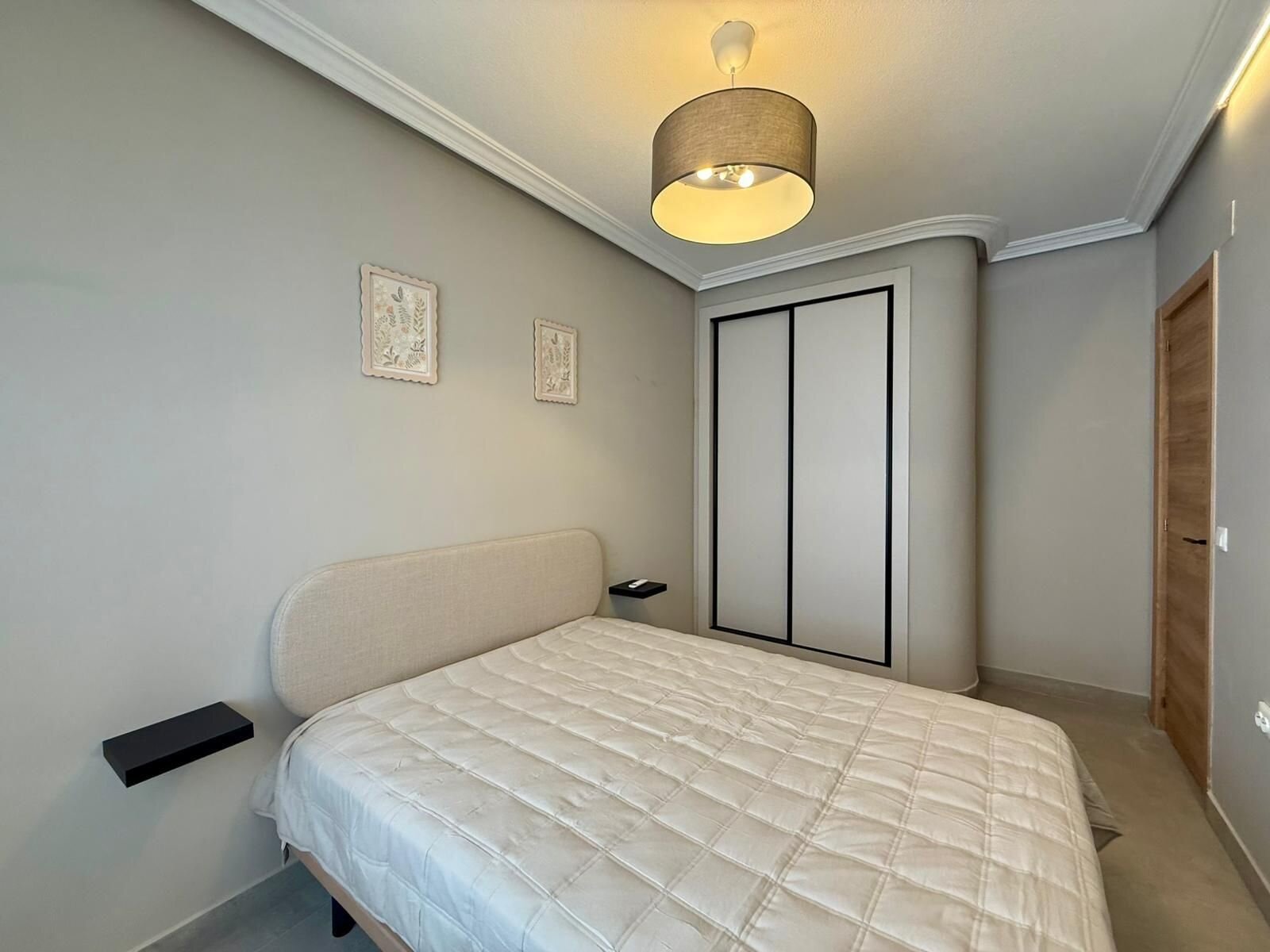 2-Bedroom Apartment in Playa del Cura, Torrevieja - Image 17