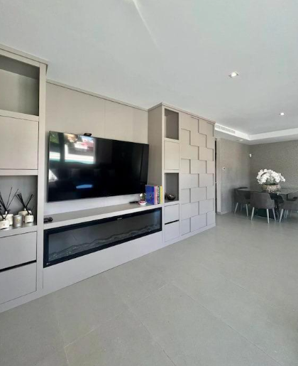 5-Bedroom Villa in Centro, Torrevieja - Image 5