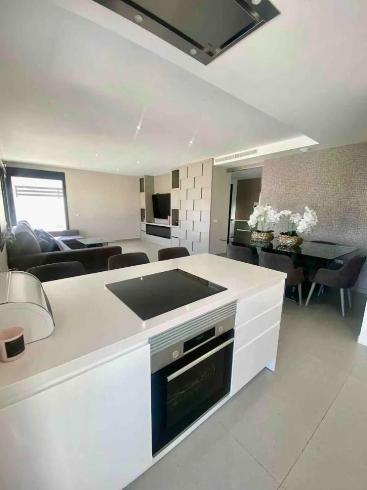 5-Bedroom Villa in Centro, Torrevieja - Image 7