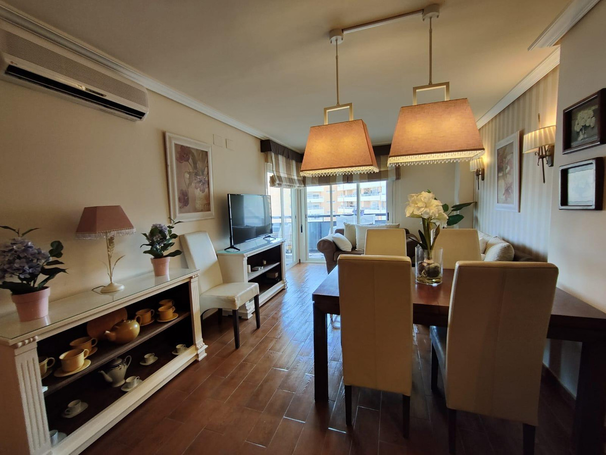 2-Bedroom Middle Floor Apartment in  Villajoyosa | Sunny ... - Image 11