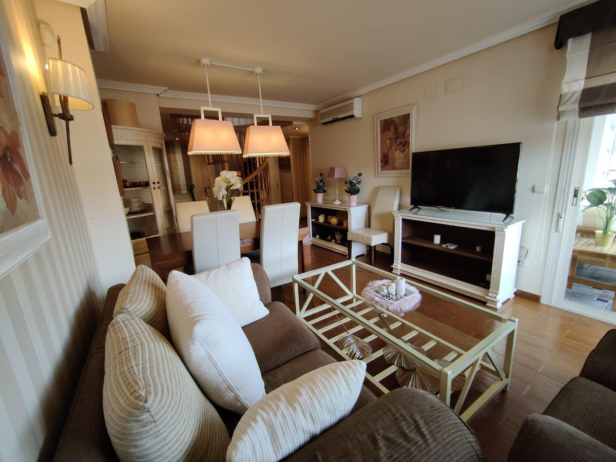 2-Bedroom Middle Floor Apartment in  Villajoyosa | Sunny ... - Image 3