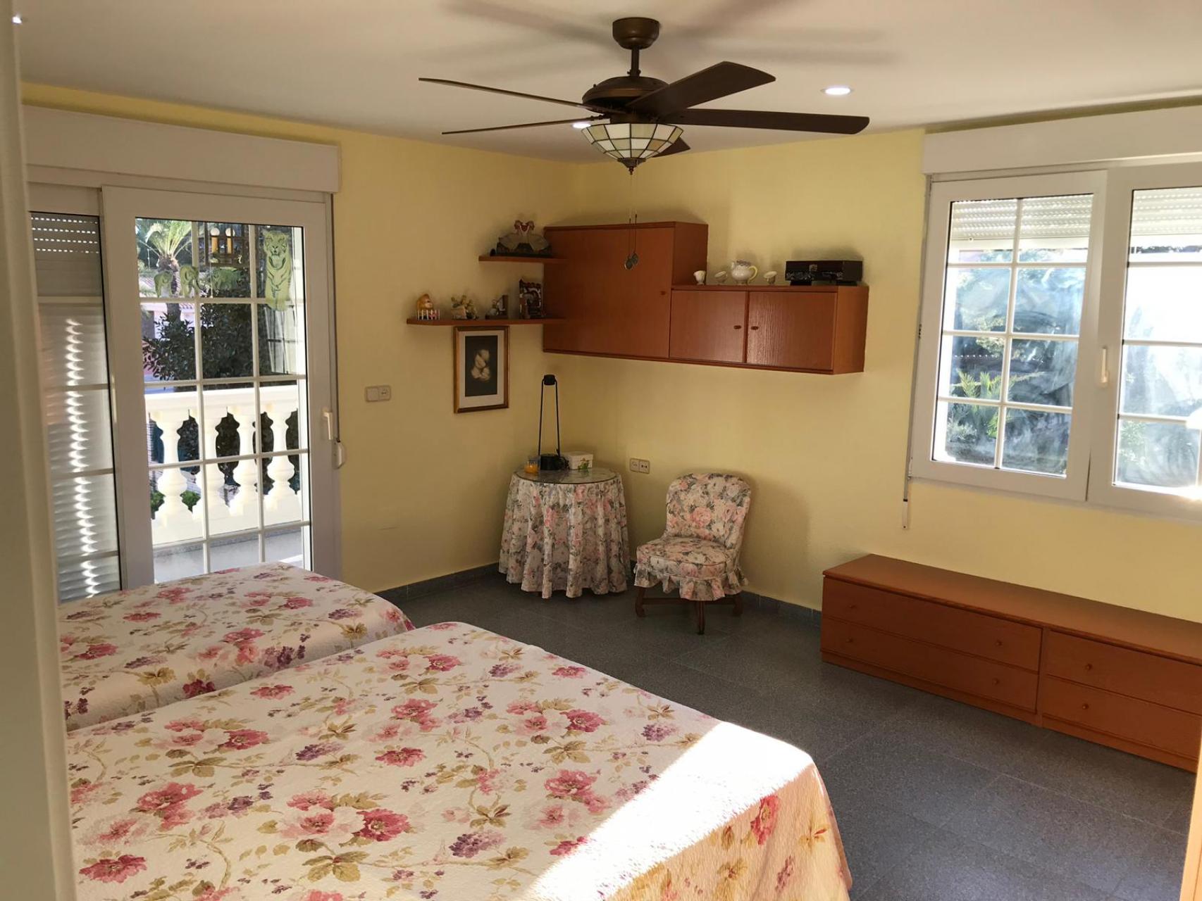 6-Bedroom Villa in Cabo Roig - Image 22