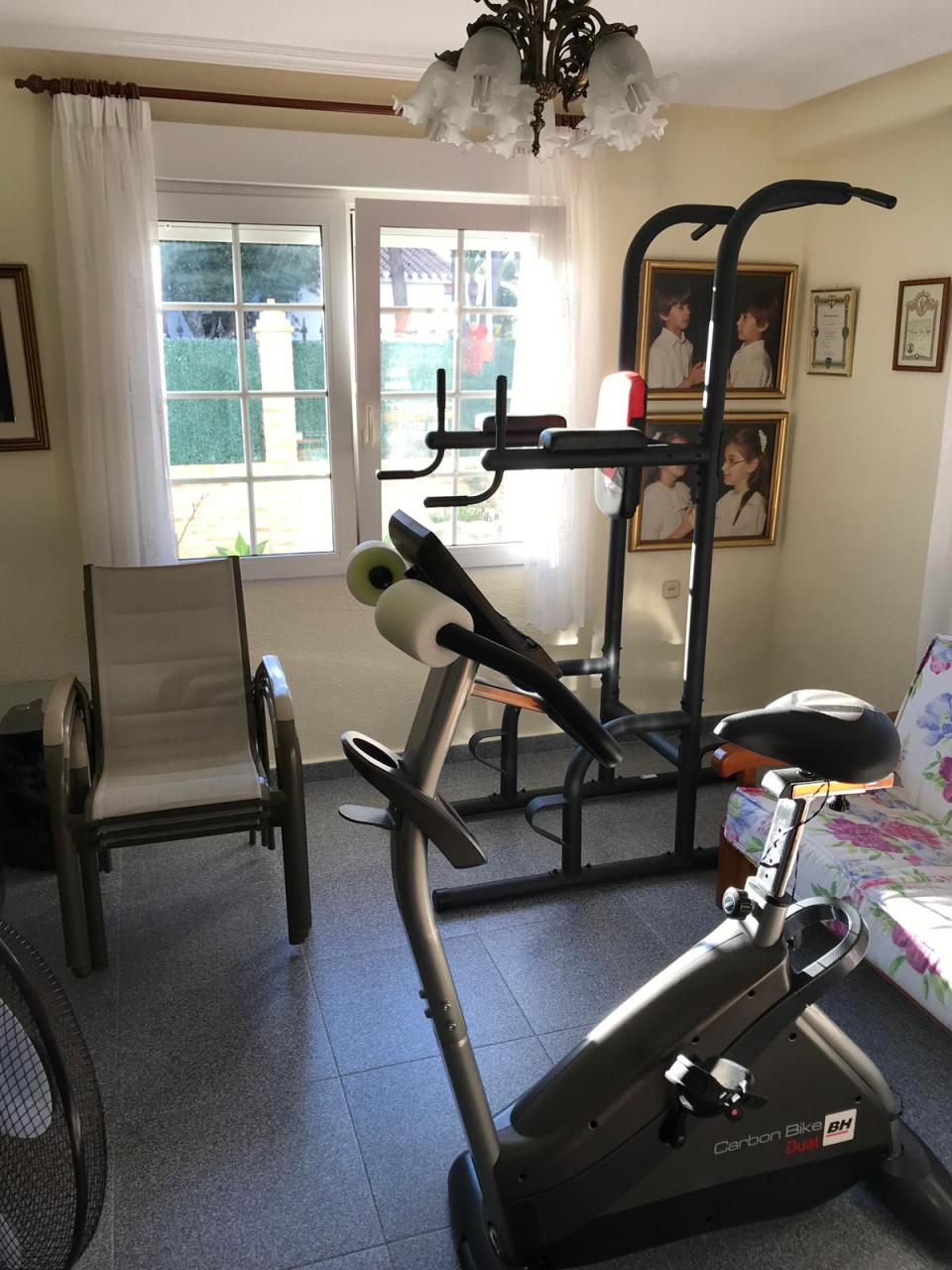 6-Bedroom Villa in Cabo Roig - Image 27