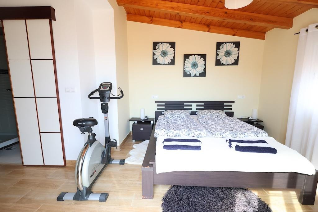 3-Bedroom Penthouse Apartment in Mil Palmeras, Pilar de l... - Image 12