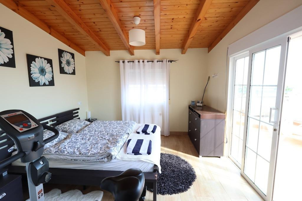 3-Bedroom Penthouse Apartment in Mil Palmeras, Pilar de l... - Image 13