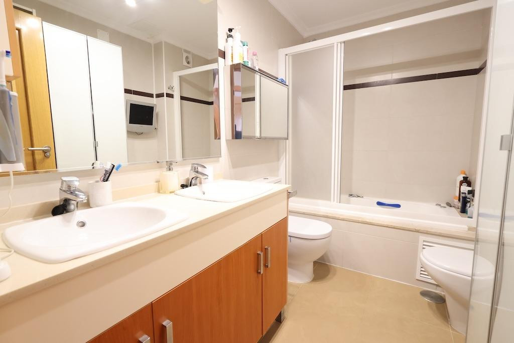 3-Bedroom Penthouse Apartment in Mil Palmeras, Pilar de l... - Image 17