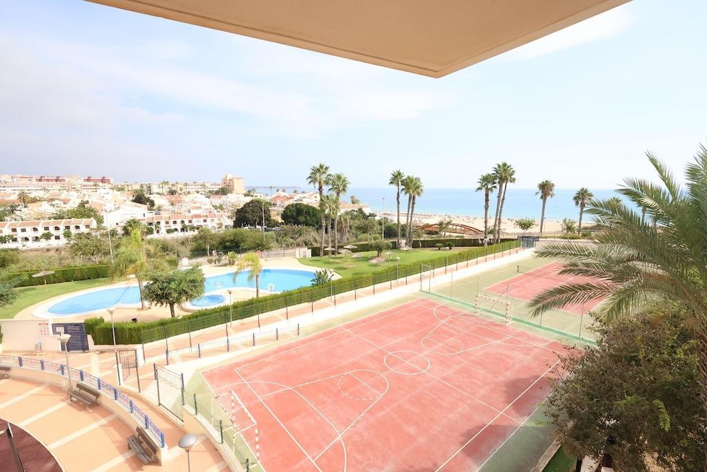 3-Bedroom Penthouse Apartment in Mil Palmeras, Pilar de l... - Image 21