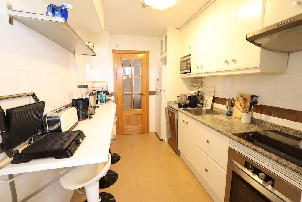 3-Bedroom Penthouse Apartment in Mil Palmeras, Pilar de l... - Image 4