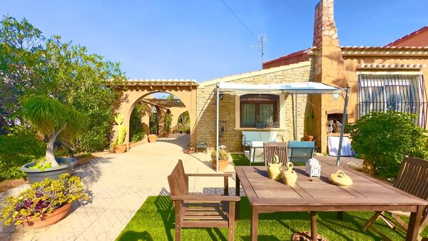 3-Bedroom Villa in Torreblanca, Torrevieja