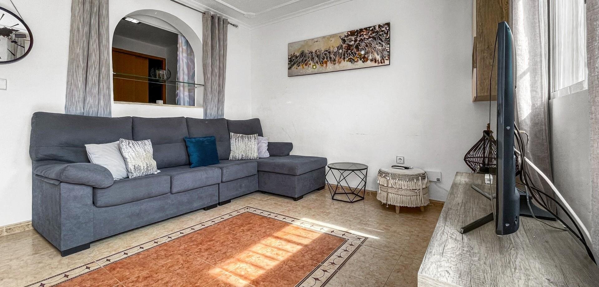 3-Bedroom Bungalow in El Limonar, Torrevieja - Image 11