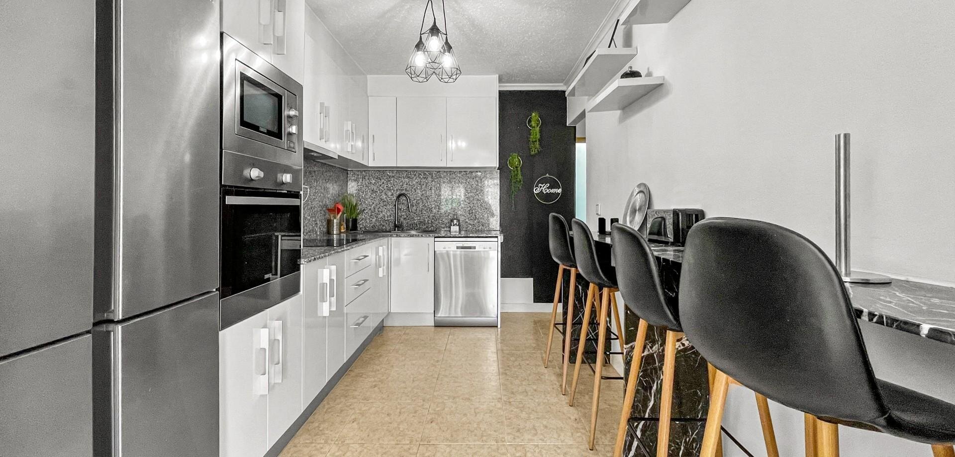 3-Bedroom Bungalow in El Limonar, Torrevieja - Image 14