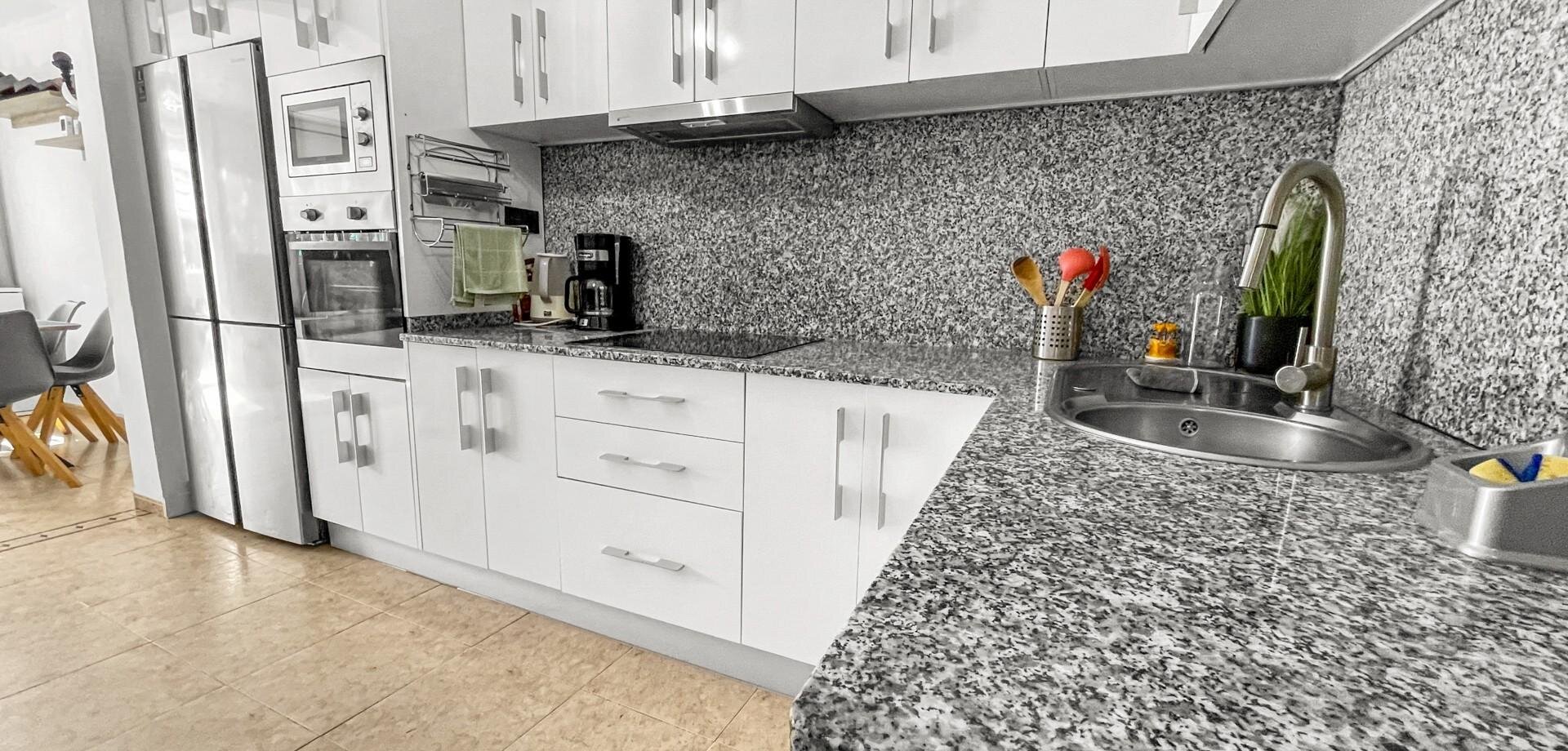 3-Bedroom Bungalow in El Limonar, Torrevieja - Image 17