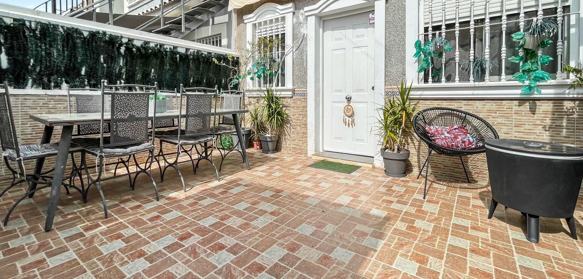 3-Bedroom Bungalow in El Limonar, Torrevieja - Image 2
