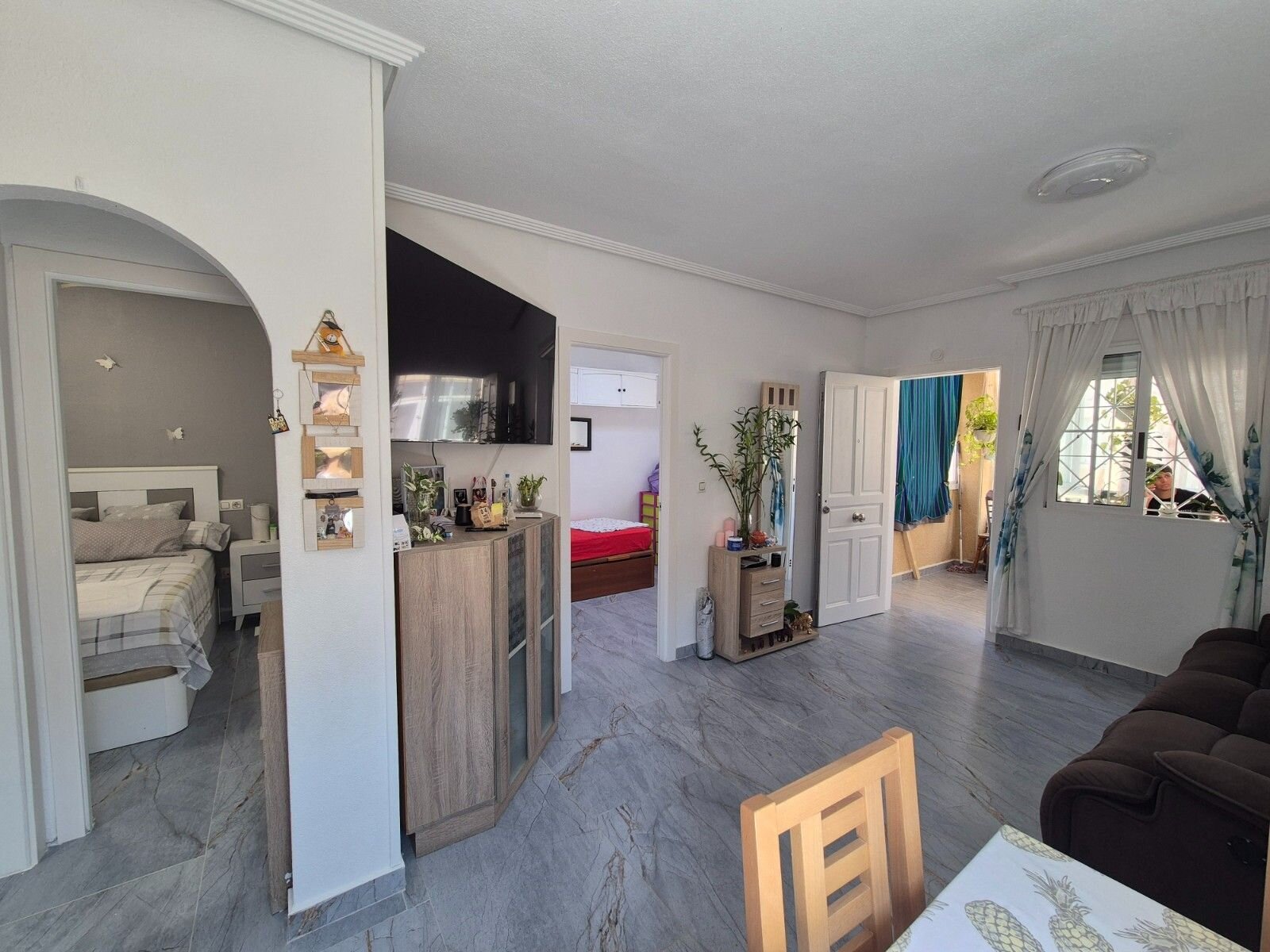 Bungalow de 2 Chambres à Centro, Torrevieja - Image 1