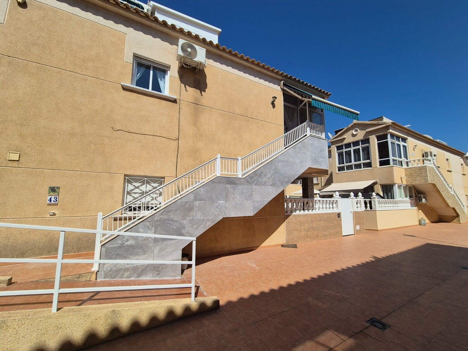 Bungalow de 2 Chambres à Centro, Torrevieja - Image 10