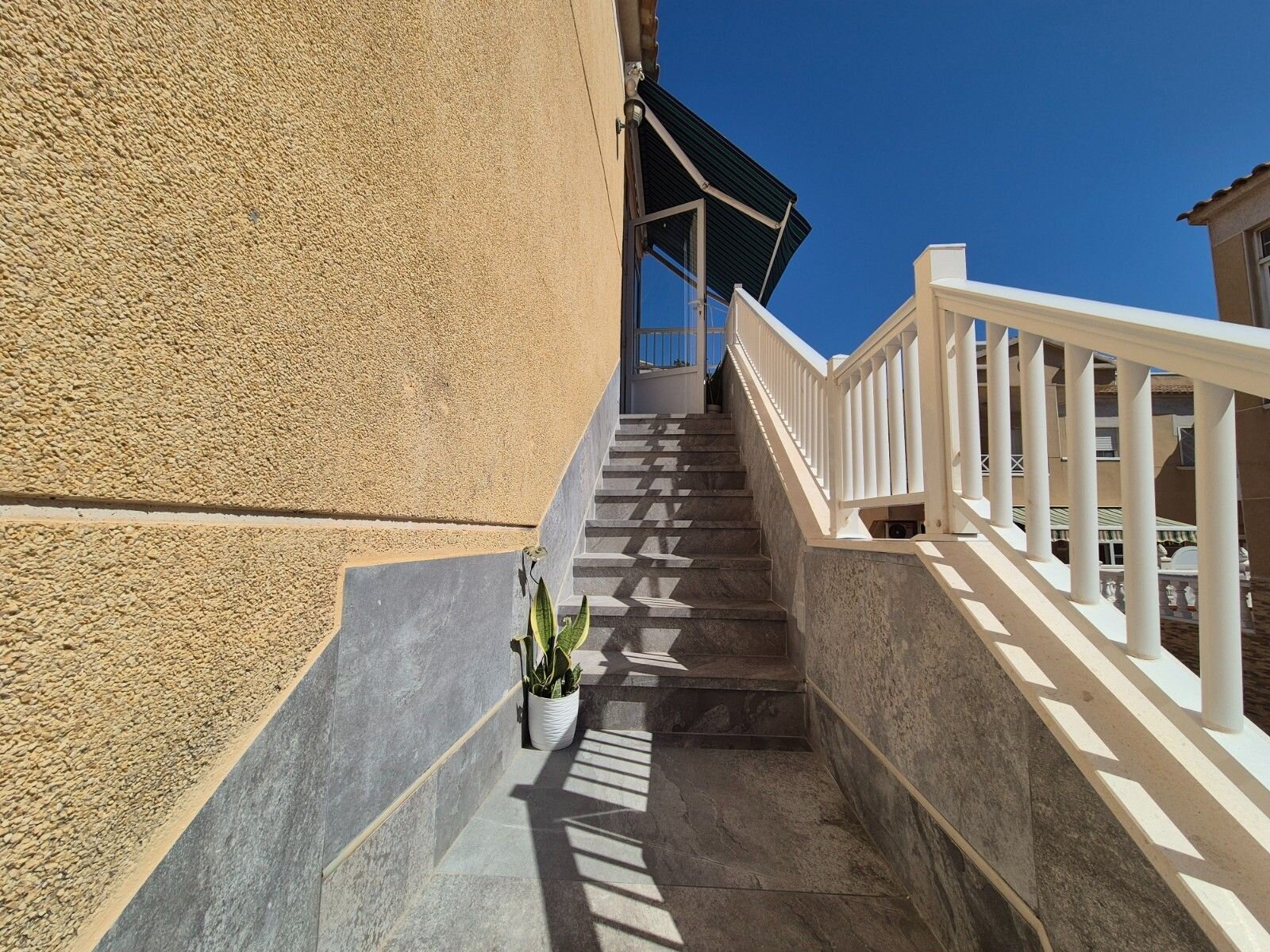 Bungalow de 2 Chambres à Centro, Torrevieja - Image 11