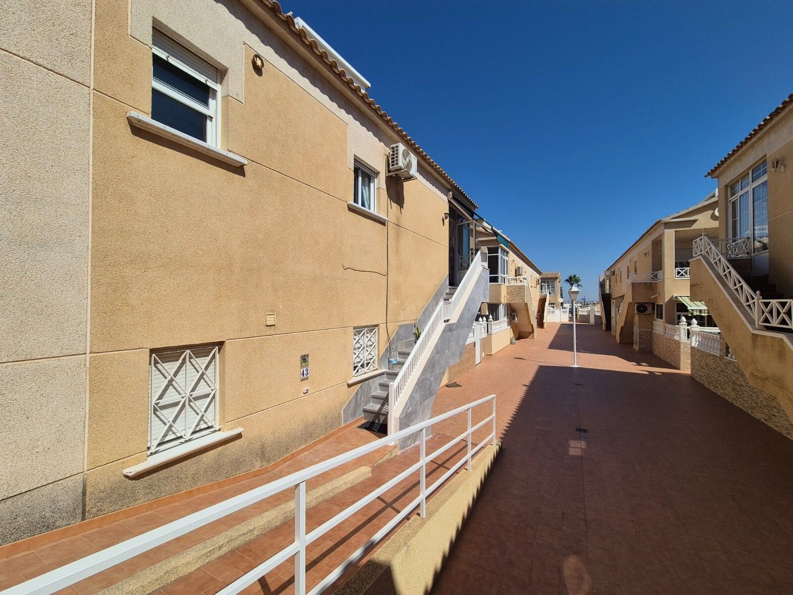 Bungalow de 2 Chambres à Centro, Torrevieja - Image 8