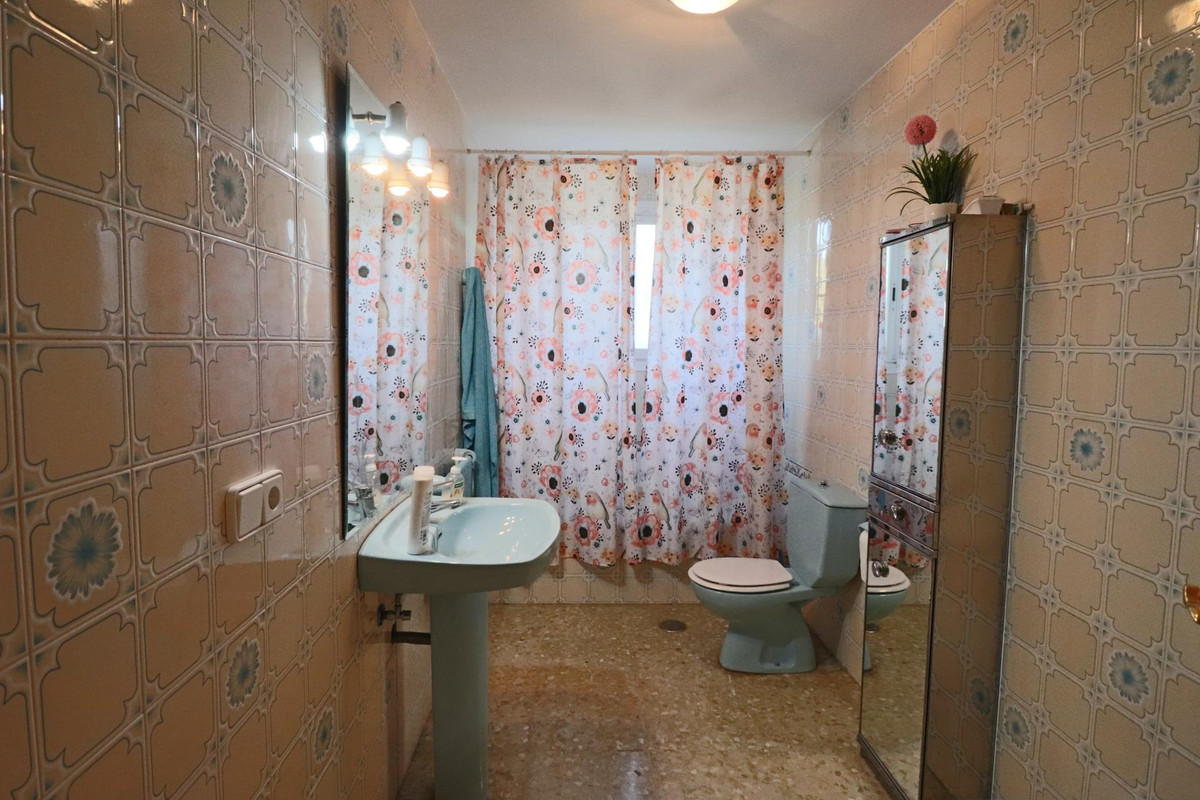 2-Bedroom Detached House in Benidorm | Sunny Casas - Cos... - Image 12