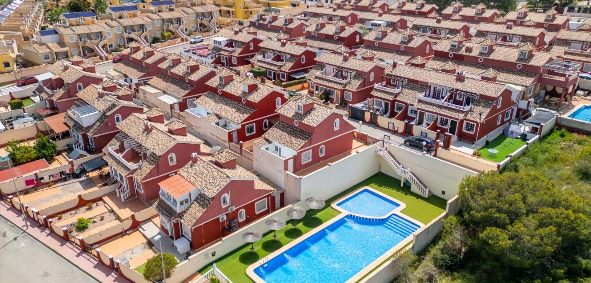 3-Bedroom Villa in Pau 8, Orihuela Costa - Image 1