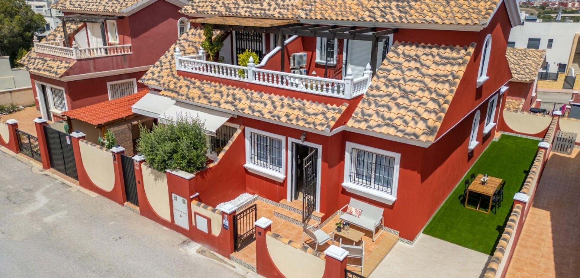 3-Bedroom Villa in Pau 8, Orihuela Costa - Image 2