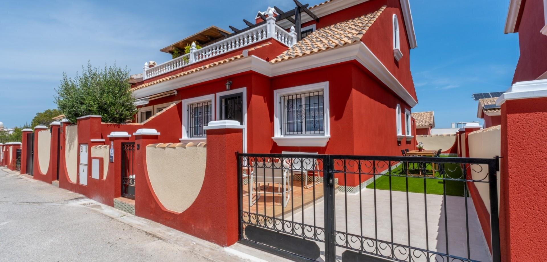 3-Bedroom Villa in Pau 8, Orihuela Costa - Image 6