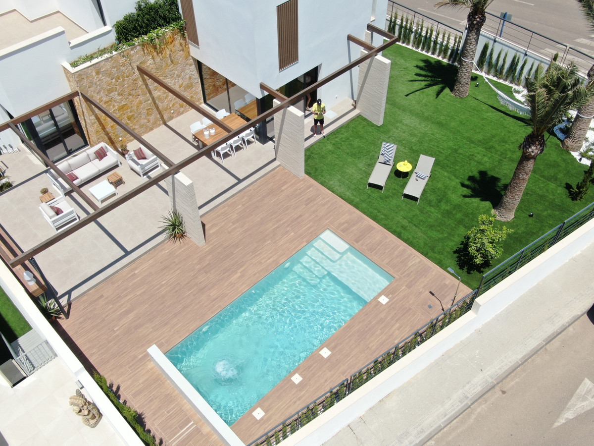 4-Bedroom Detached House in Dehesa de Campoamor, Orihuela... - Image 19