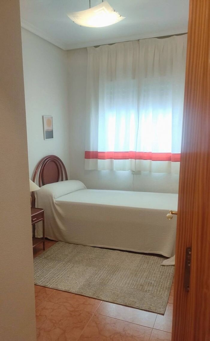 4-Bedroom House in Pilar de la Horadada - Image 17