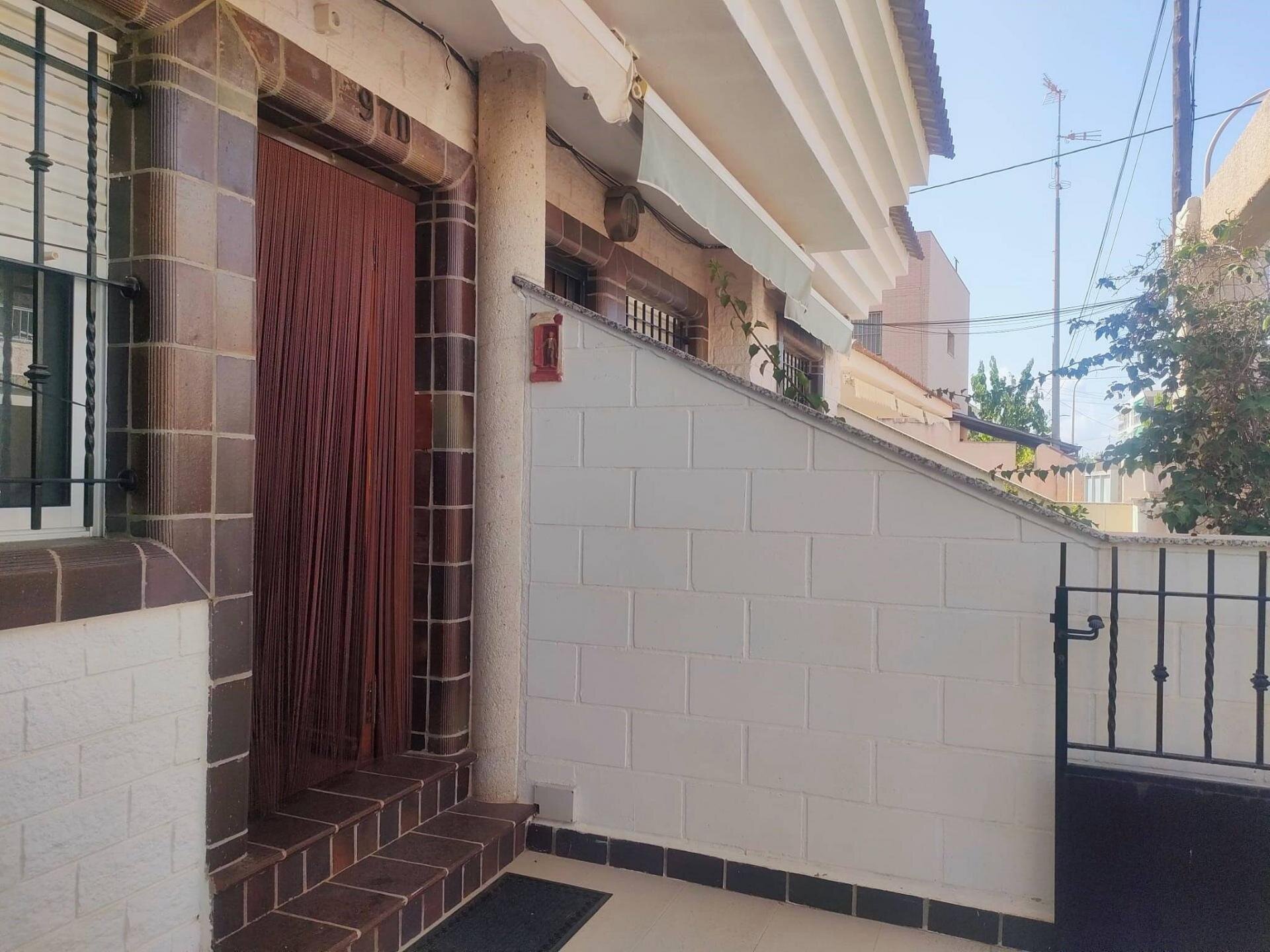 4-Bedroom House in Pilar de la Horadada - Image 2