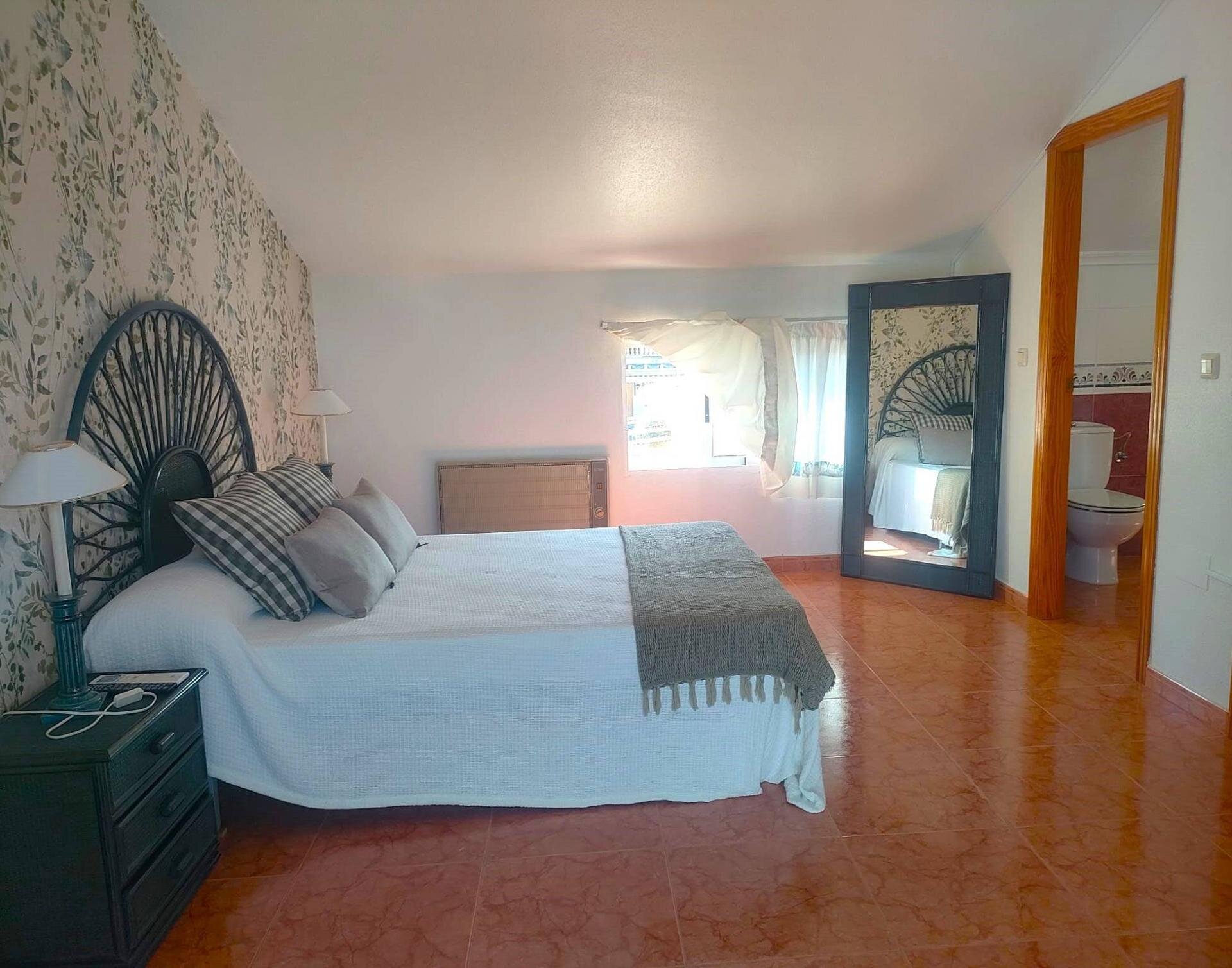 4-Bedroom House in Pilar de la Horadada - Image 24