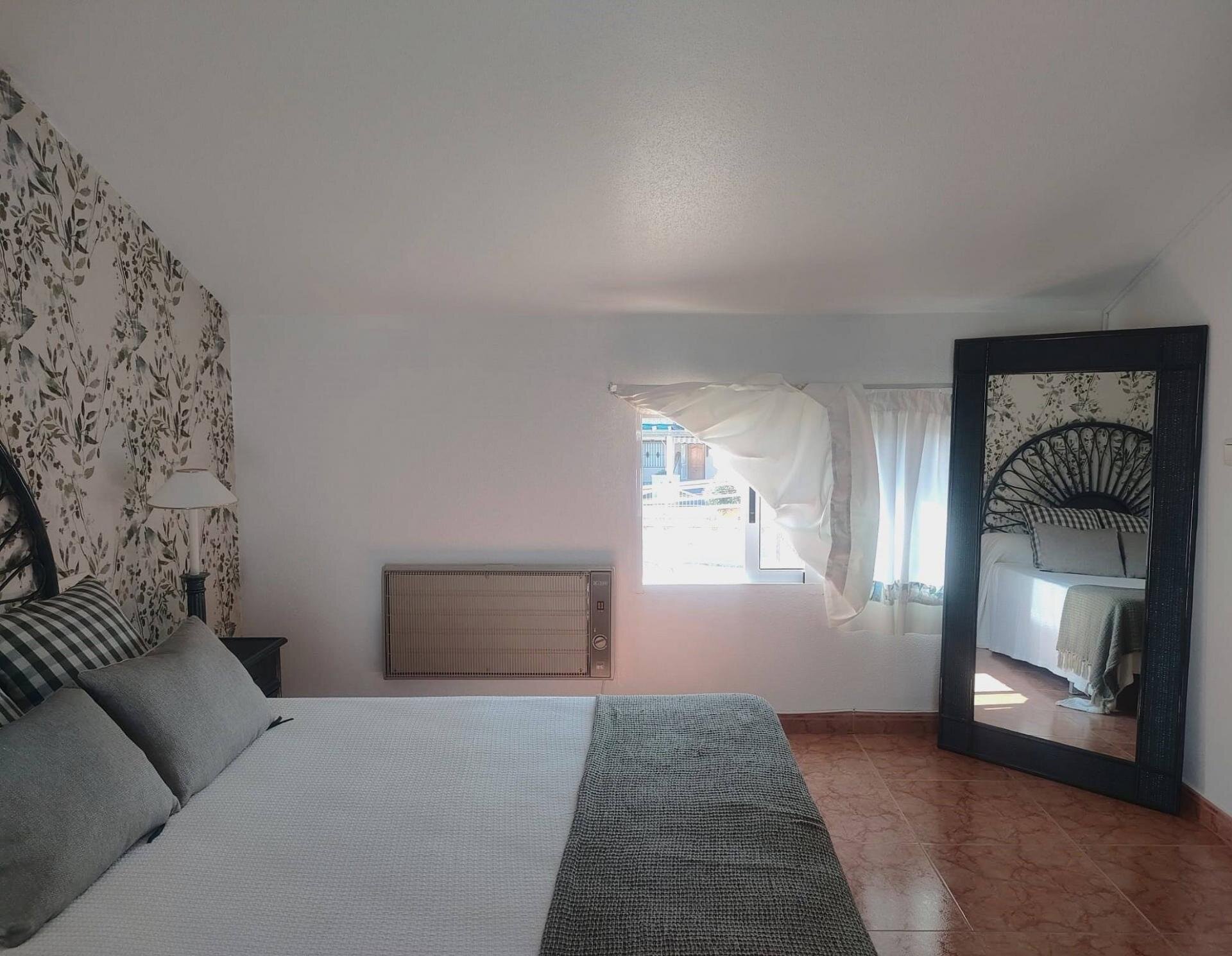 4-Bedroom House in Pilar de la Horadada - Image 25