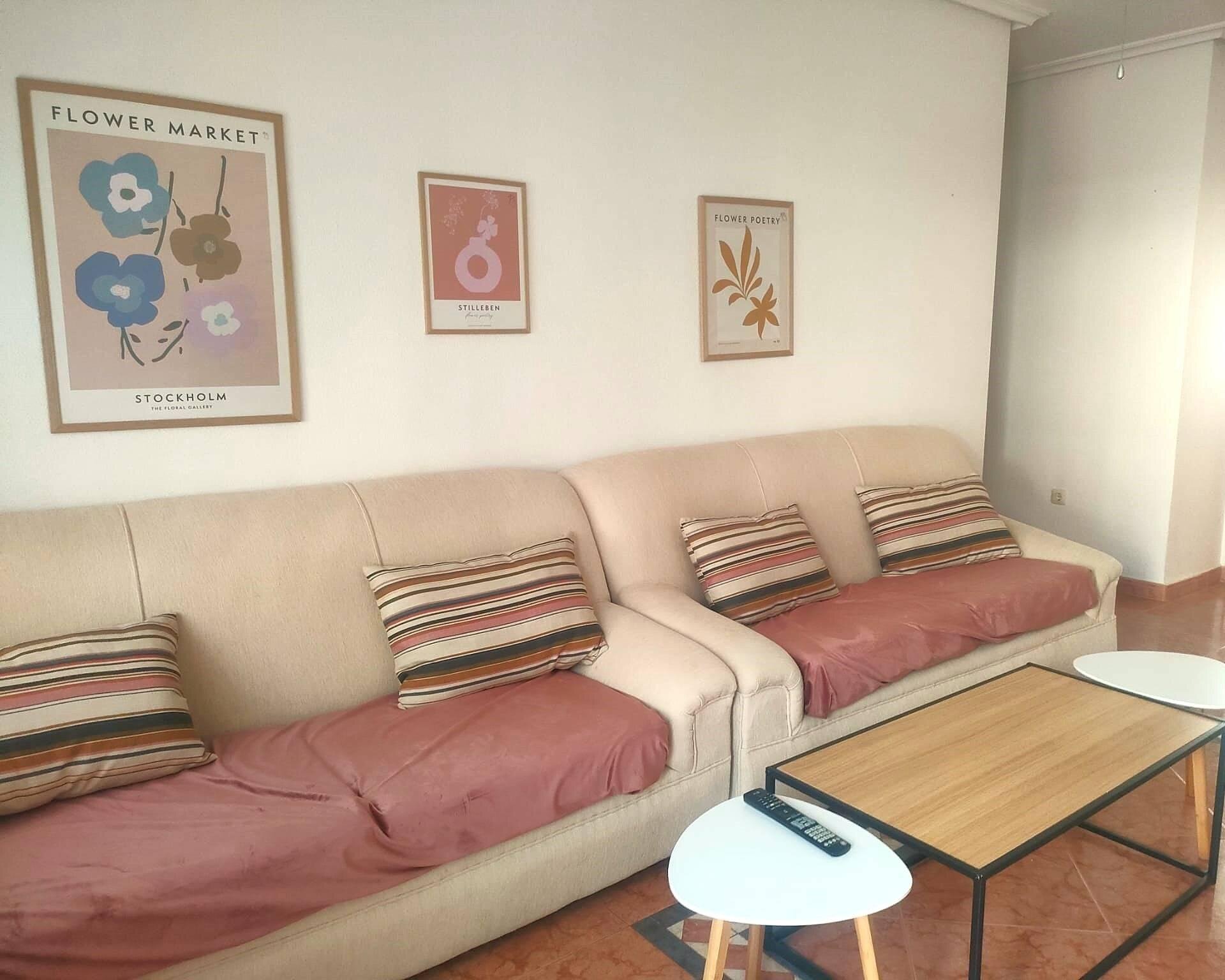 4-Bedroom House in Pilar de la Horadada - Image 5