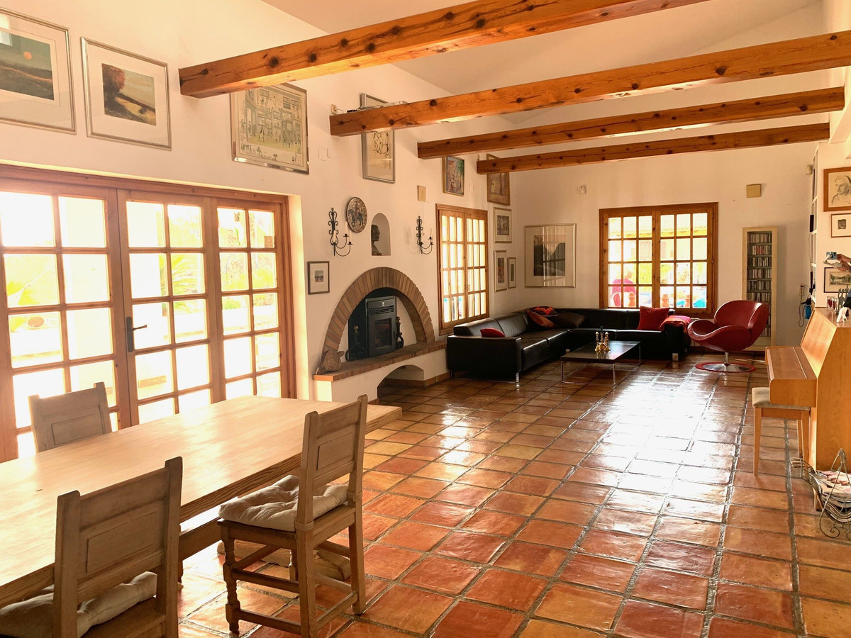 9-Bedroom Detached House in  L'Alfás del Pi - Image 3