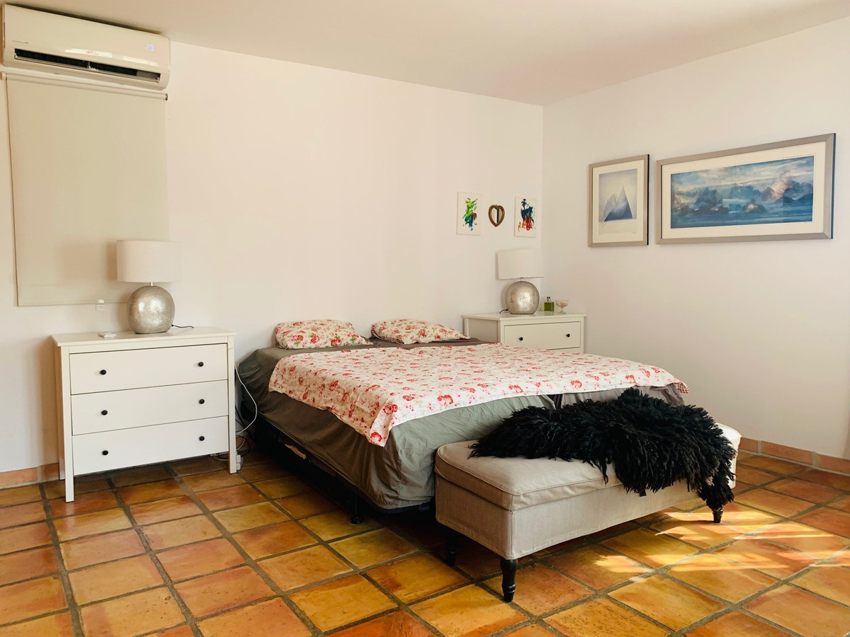 9-Bedroom Detached House in  L'Alfás del Pi - Image 5