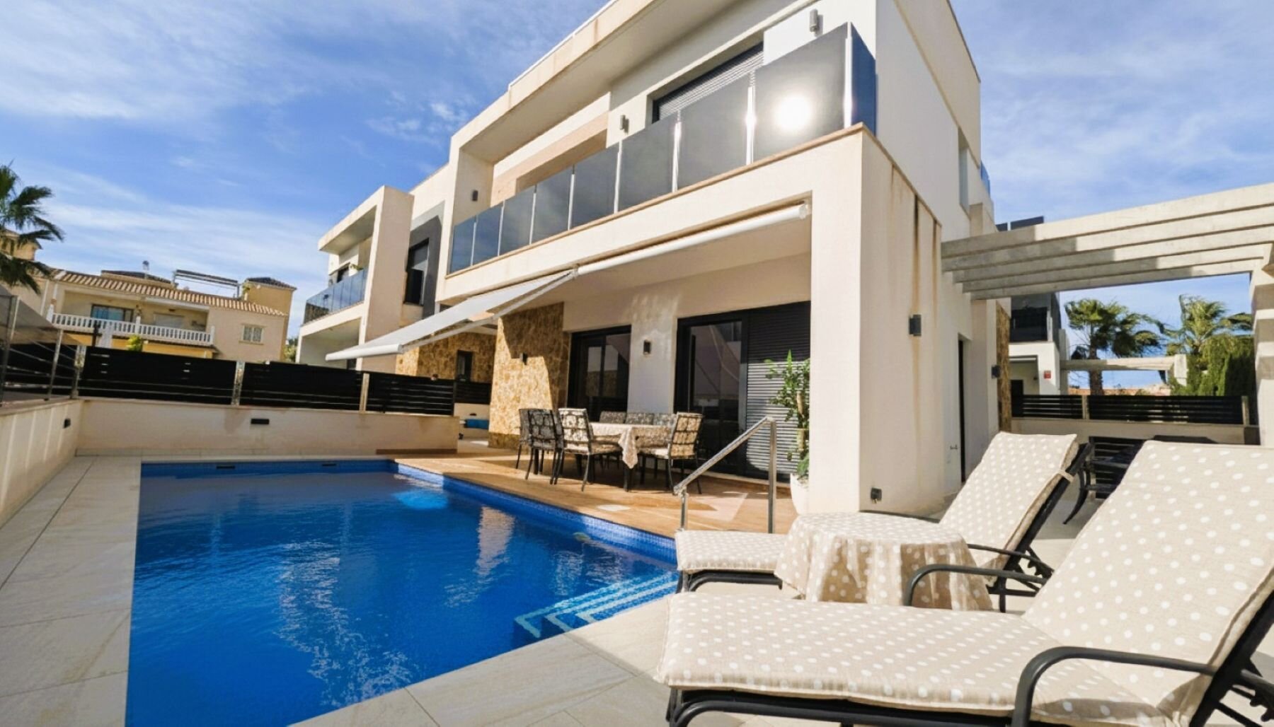 4-Bedroom Villa in Lomas de Cabo Roig, Orihuela Costa - Image 1