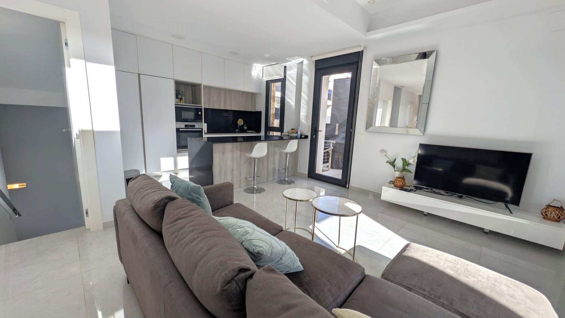 4-Bedroom Villa in Lomas de Cabo Roig, Orihuela Costa - Image 19