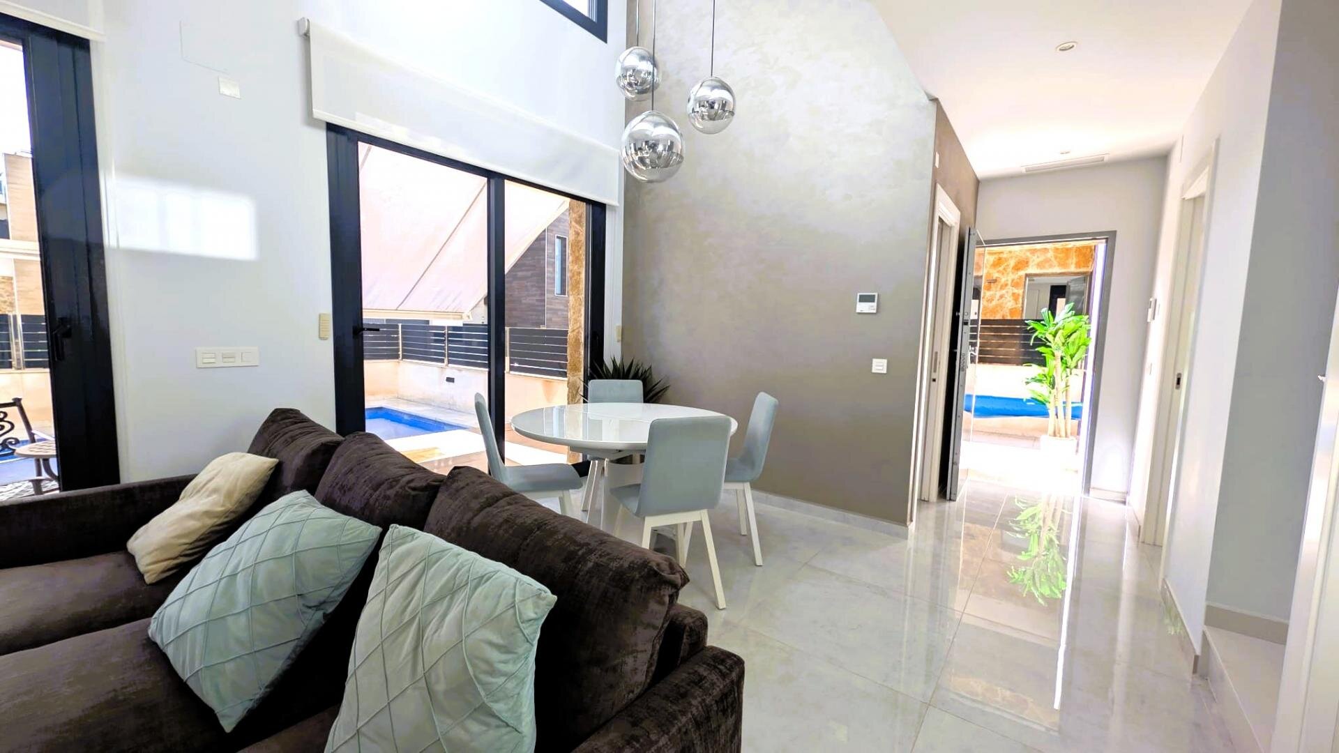 4-Bedroom Villa in Lomas de Cabo Roig, Orihuela Costa - Image 21