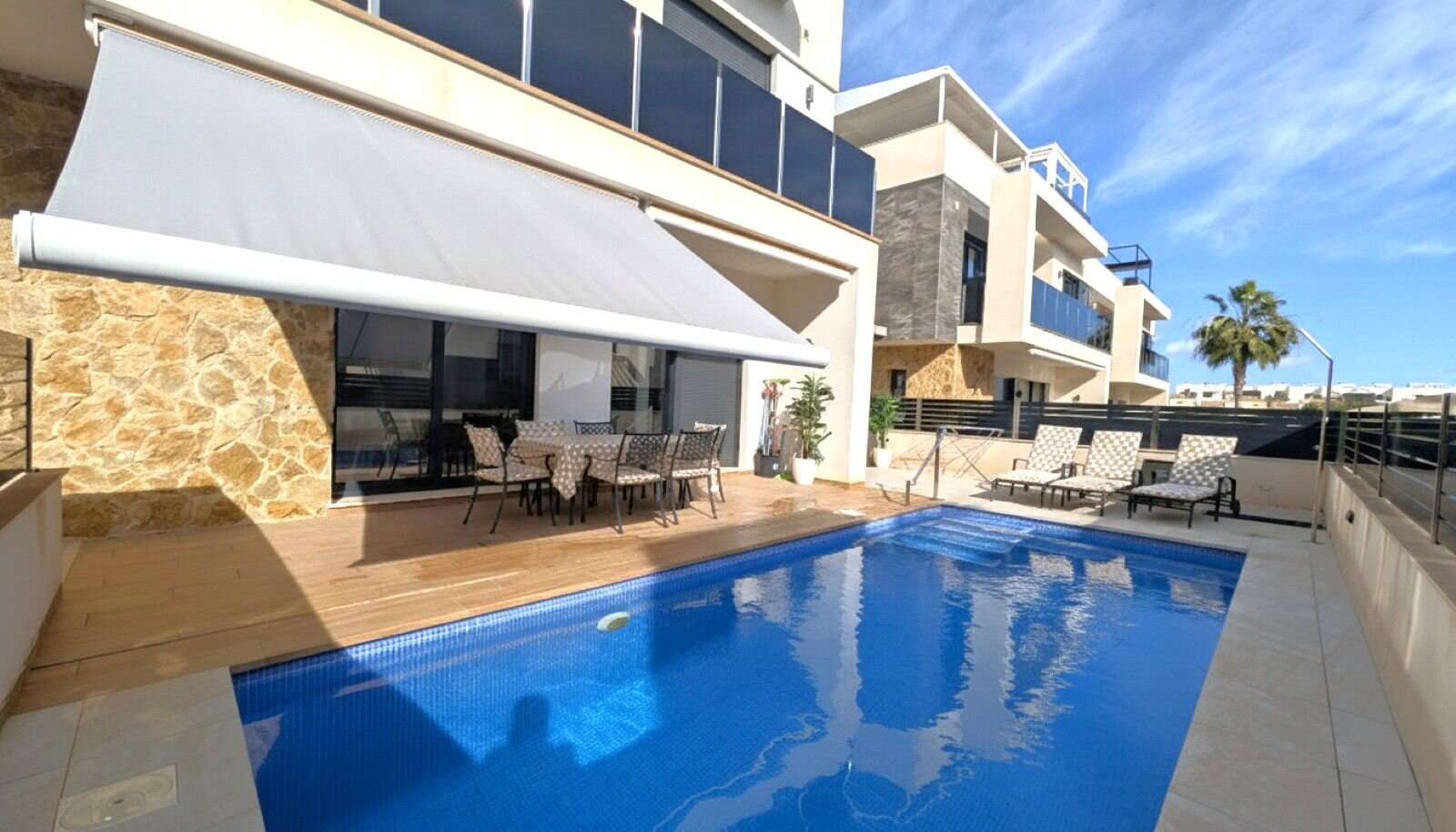 4-Bedroom Villa in Lomas de Cabo Roig, Orihuela Costa - Image 25