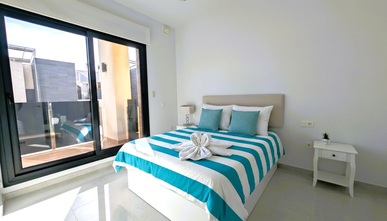 4-Bedroom Villa in Lomas de Cabo Roig, Orihuela Costa - Image 31