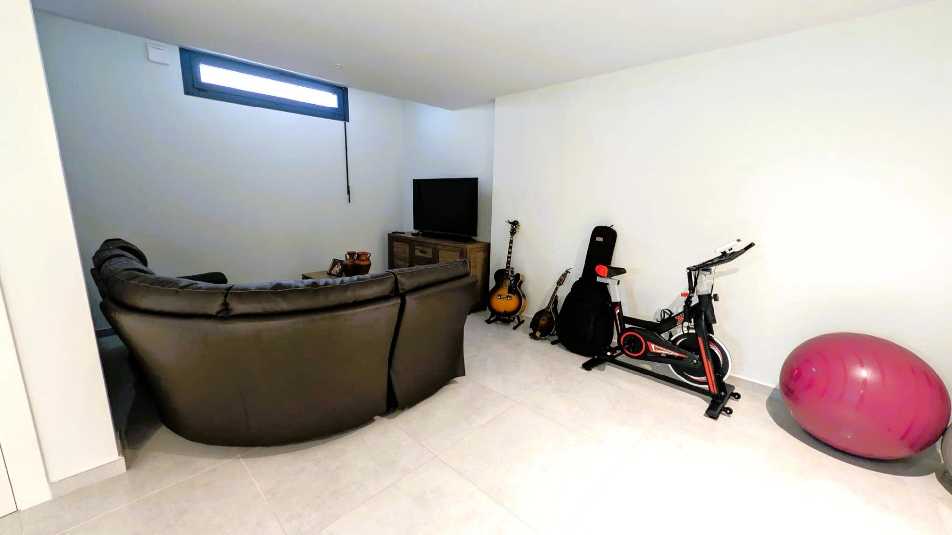 4-Bedroom Villa in Lomas de Cabo Roig, Orihuela Costa - Image 7