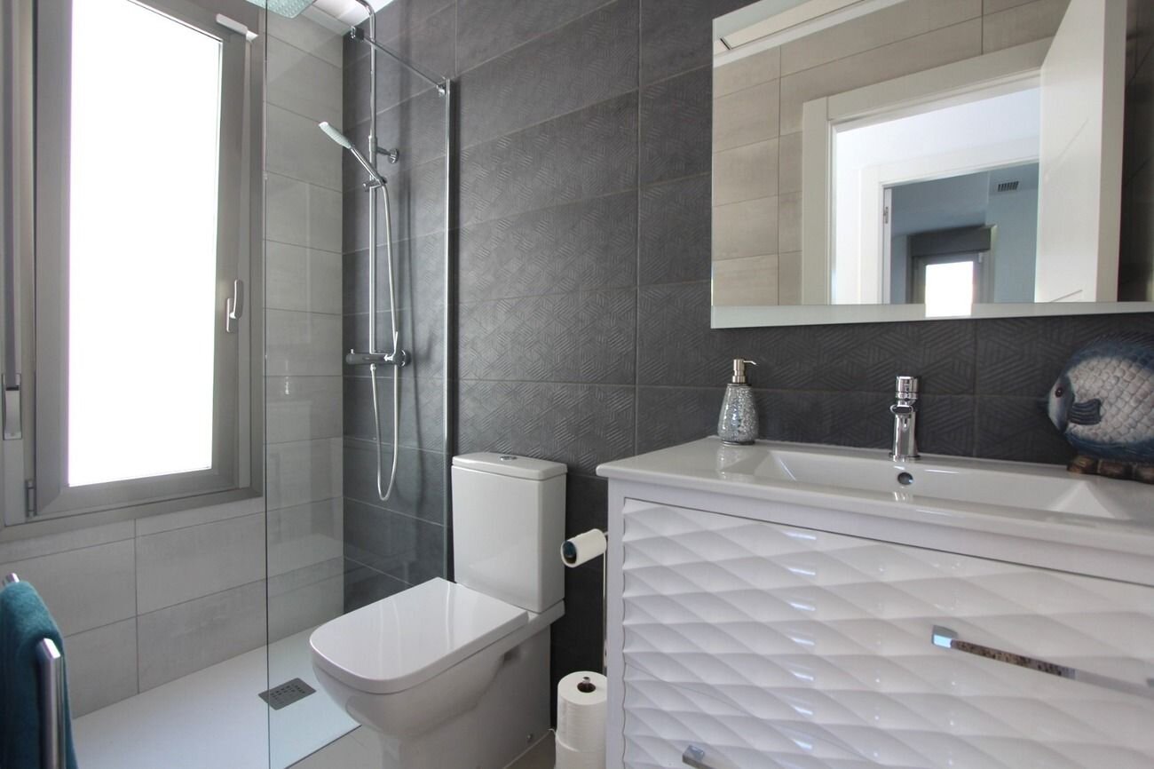 5-Bedroom Villa in Las Filipinas, Orihuela Costa - Image 13