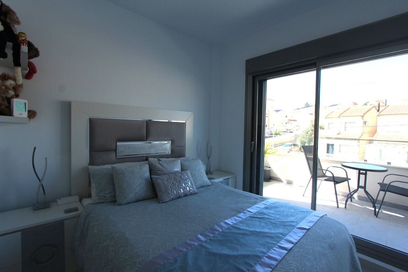 5-Bedroom Villa in Las Filipinas, Orihuela Costa - Image 15