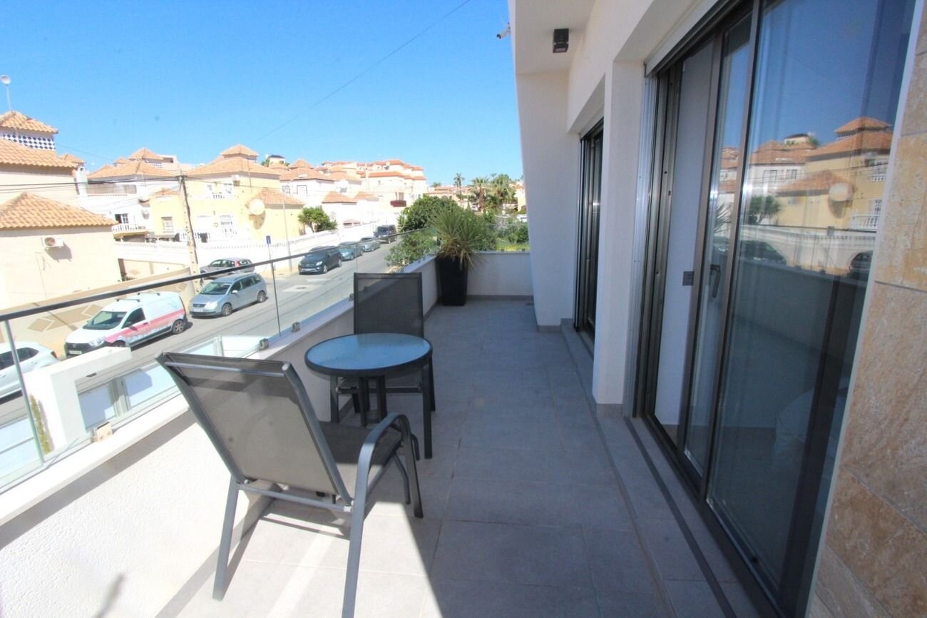 5-Bedroom Villa in Las Filipinas, Orihuela Costa - Image 18
