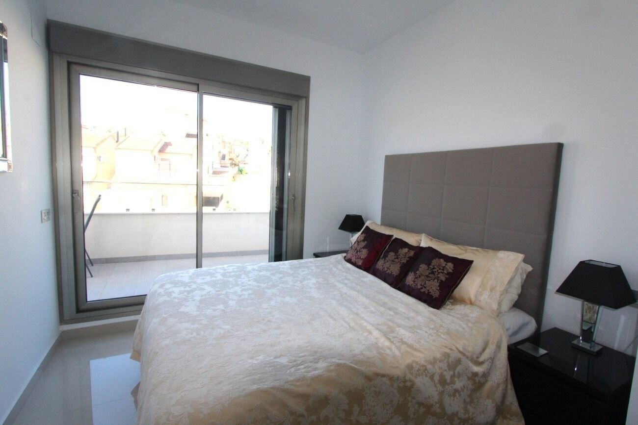 5-Bedroom Villa in Las Filipinas, Orihuela Costa - Image 19