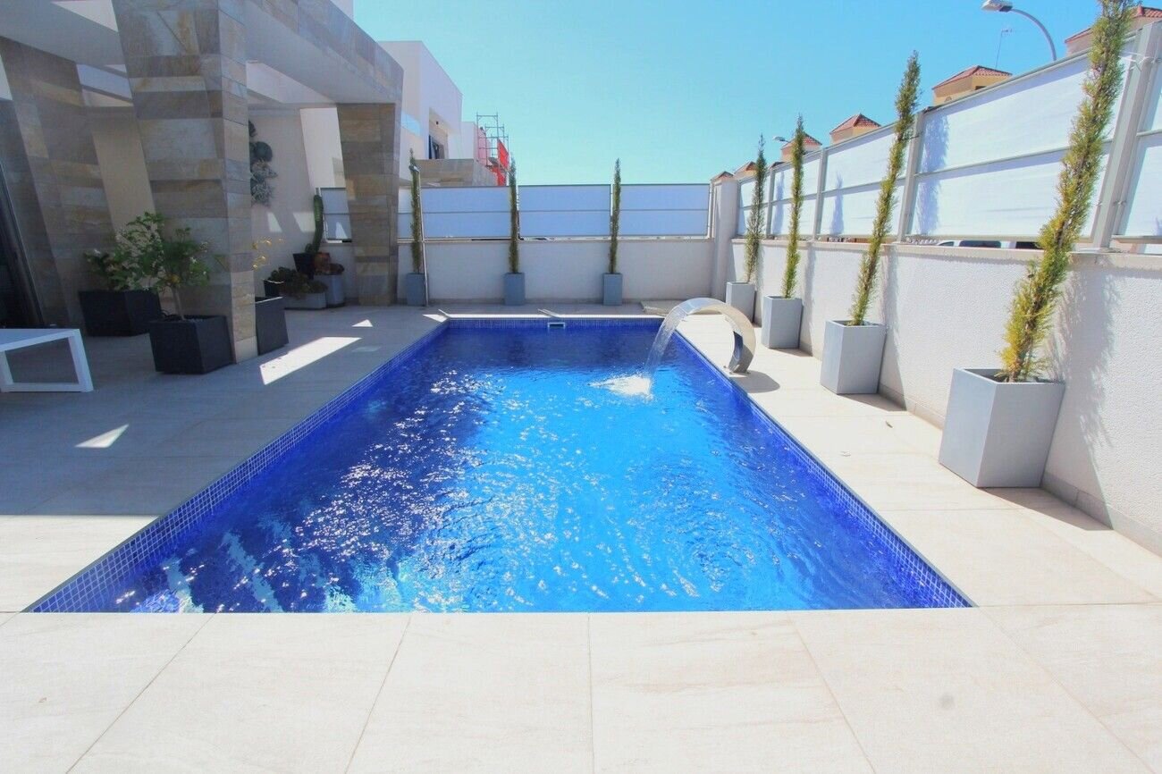 5-Bedroom Villa in Las Filipinas, Orihuela Costa - Image 3