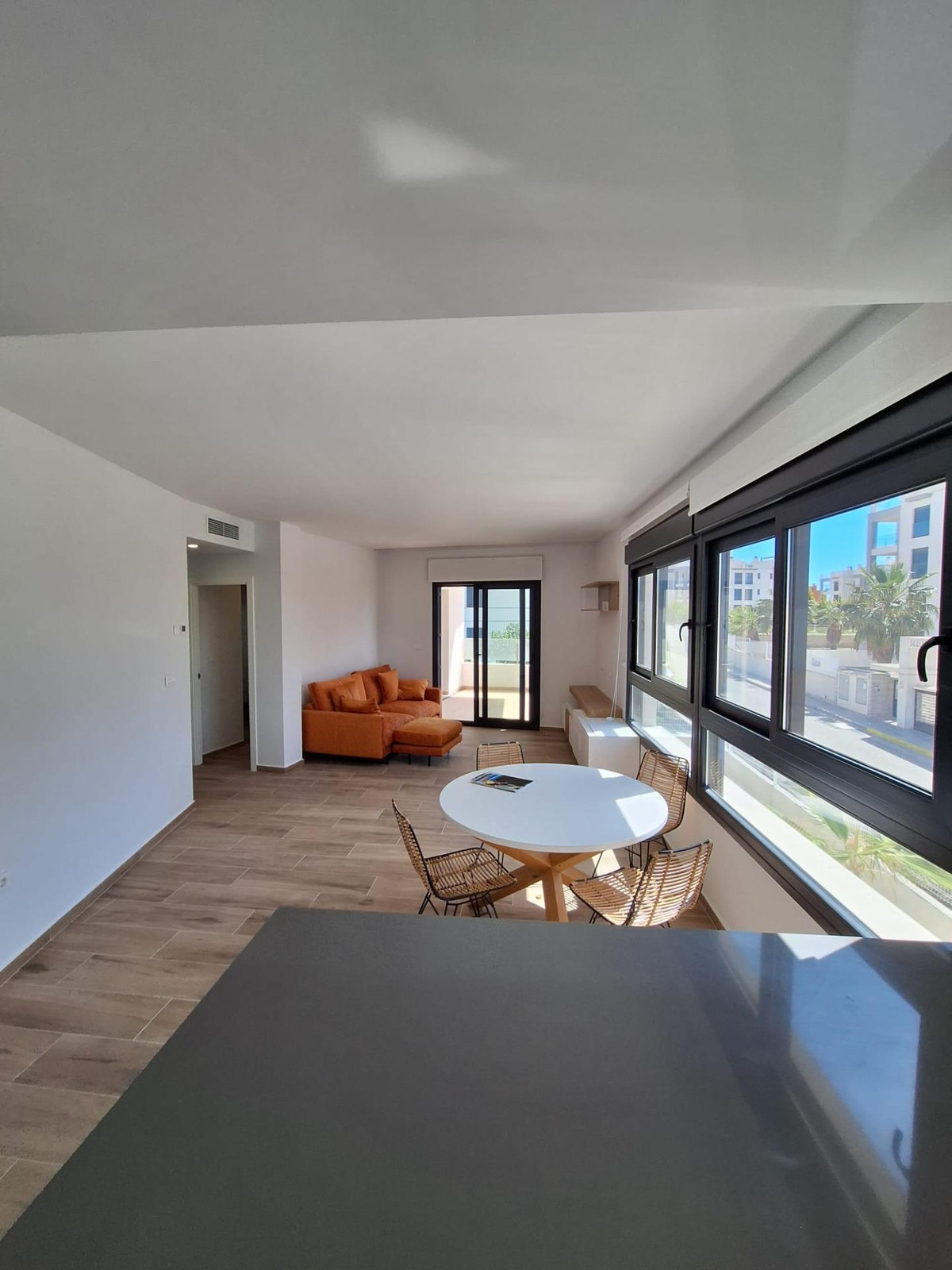 2-Bedroom Middle Floor Apartment in  San Miguel de Salina... - Image 16