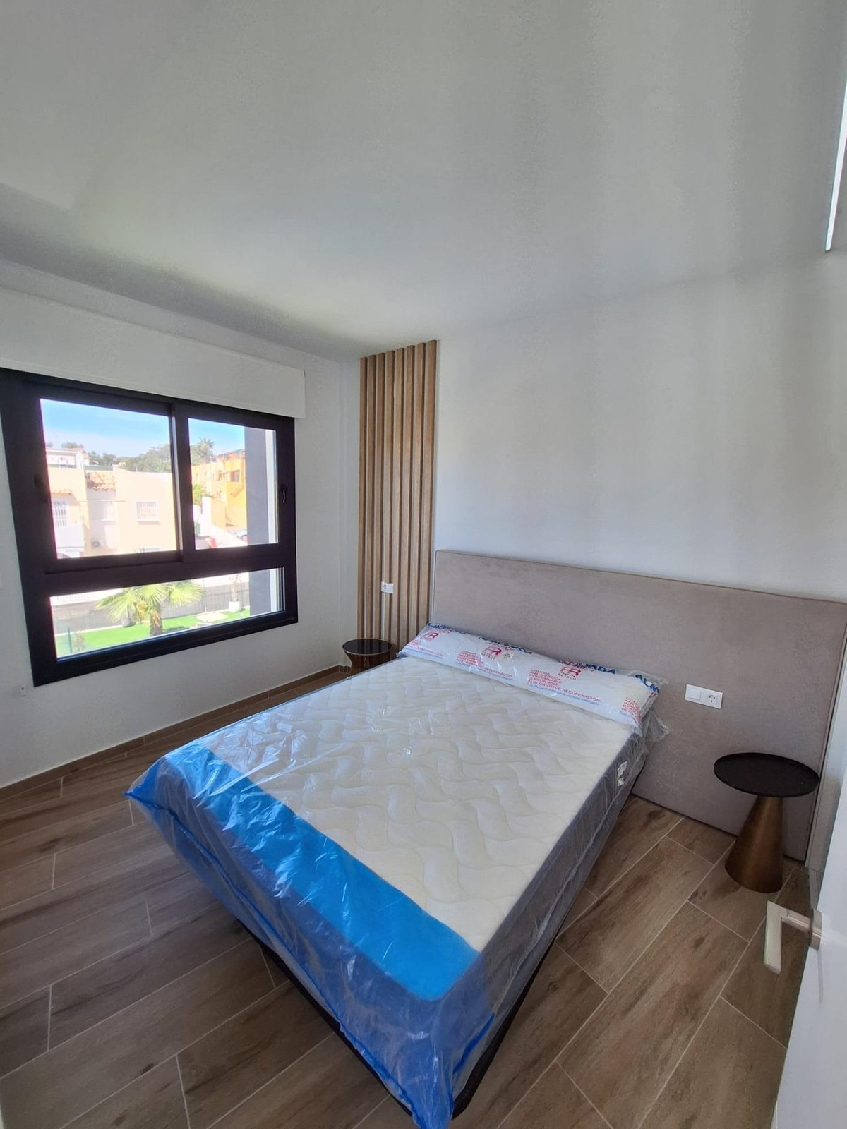 2-Bedroom Middle Floor Apartment in  San Miguel de Salina... - Image 17