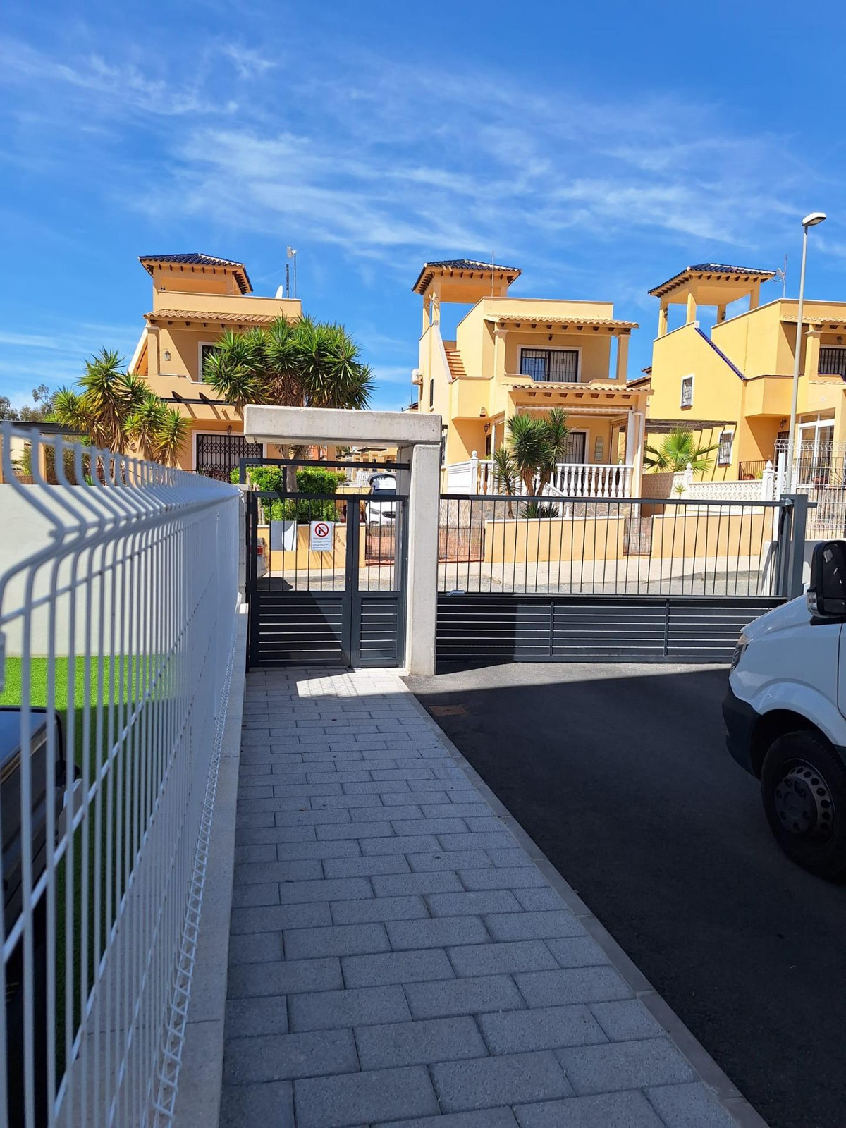 2-Bedroom Middle Floor Apartment in  San Miguel de Salina... - Image 23